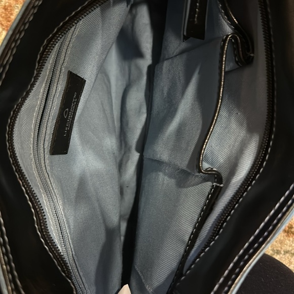 Liz Claiborne Shoulder Bag - Picture 10 of 11